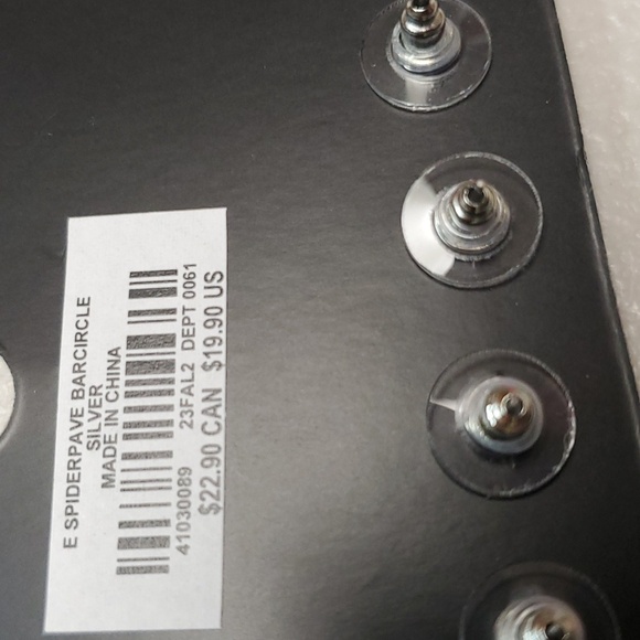 ❤️NWT VINTAGE TORRID RHINESTONE SPIDER STUD EARRING 3 PAIRS SET, NEVER WORN - Picture 6 of 8